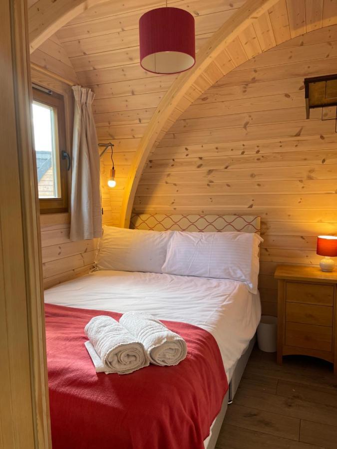 Squirrel Glamping Pod School House Farm Hotel Leighton  Kültér fotó