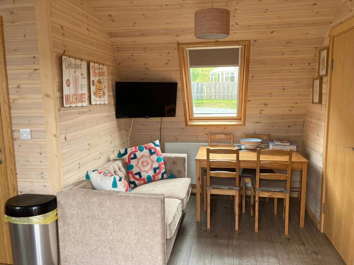 Squirrel Glamping Pod School House Farm Hotel Leighton  Kültér fotó